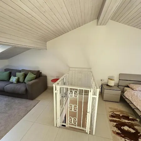 Bellavista Apt-garden & Lakeview Apartment